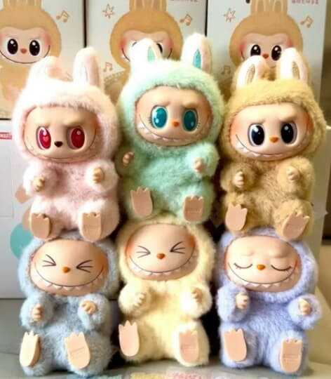 М`яка іграшка M 19786 (240) ЦІНА ЗА 1 ШТУКУ, висота героя 14 см, підсвічування, пісенька англійською, голова, стопи та долоні обертаються на 360°, в коробці, ВИДАЄТЬСЯ ТІЛЬКИ МІКС ВИДІВ