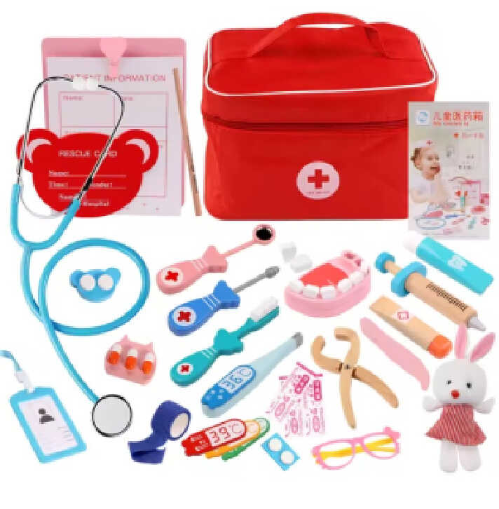 Набір лікаря C 73289 (32) дерев’яний, м’яка іграшка, стетоскоп, 2 щипців, зубна щелепа, зубна паста, зубна щітка, шприц, термометр, окуляри, пігулки, медичне дзеркало, долото, бинт, пластирі, бейдж, записник з олівцем, магнітні елементи, в сумці