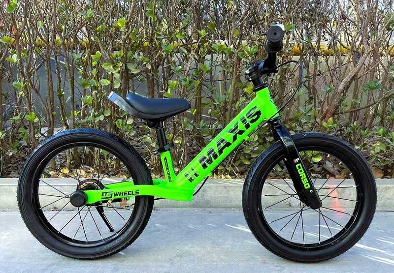 Велобіг "CORSO MAXIS" MX-80144 (1) сталева рама, ручне заднє гальмо, колеса надувні резинові 16’’, підніжка, дзвоник